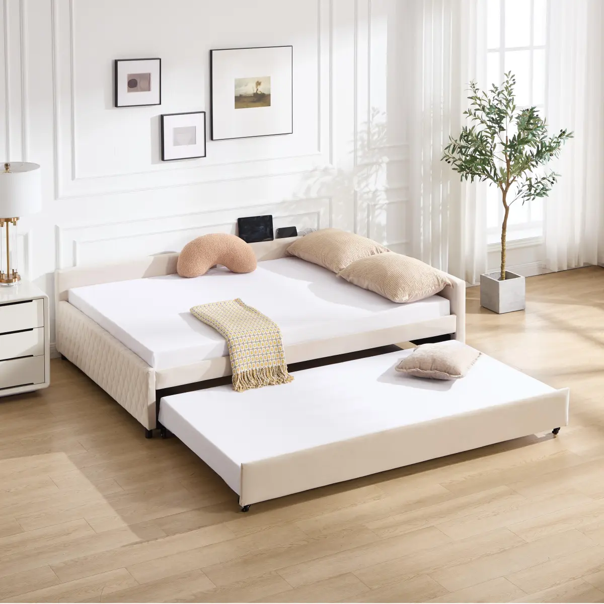 Twin Daybed with Pull-Out Trundle – Upholstered Wooden Frame Bed, Diamond Tufted Modern Design, Versatile Sofa Bed for Guest Room, Bedroom, Kids' Room, Beige