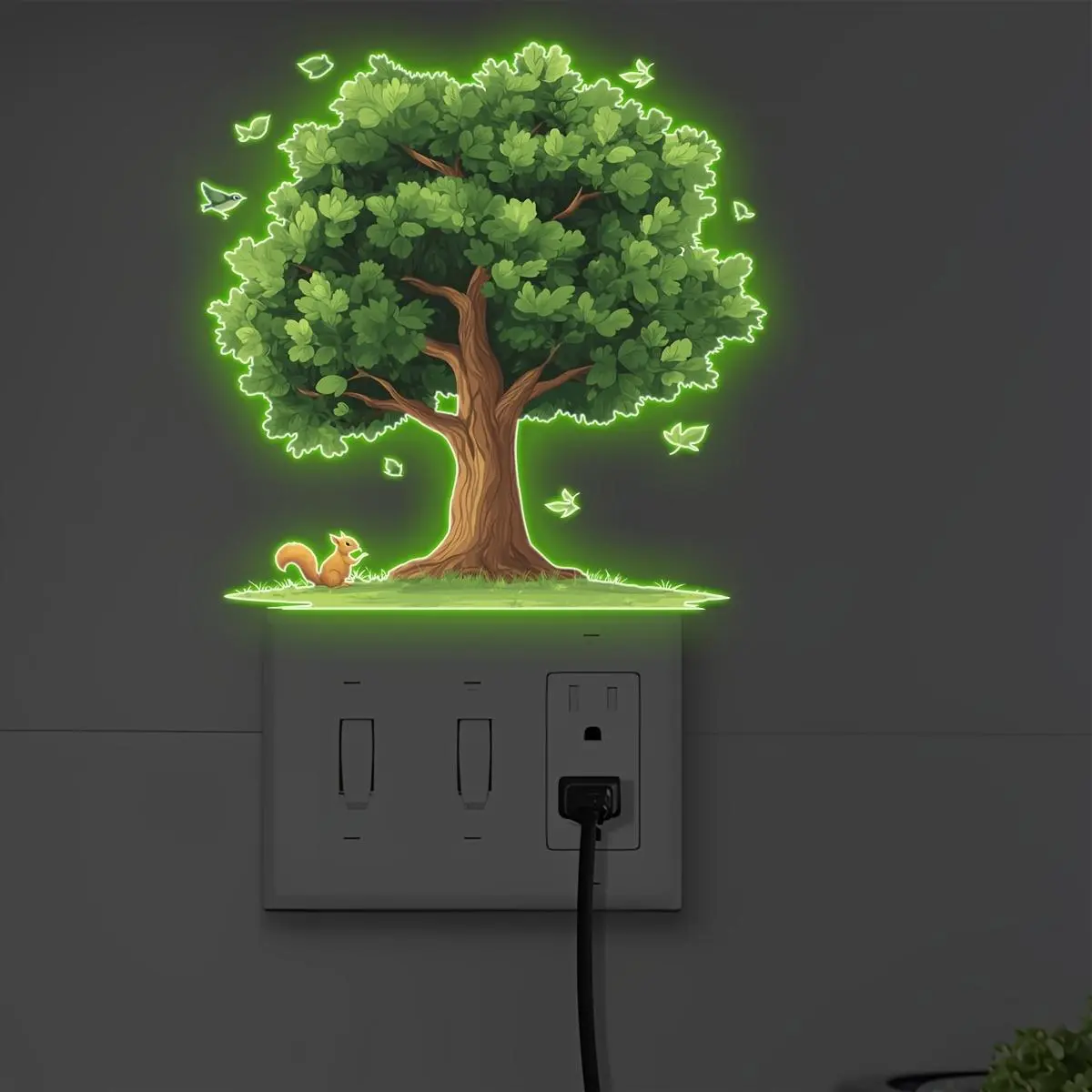1pc Luminous Tree Squirrel Switch Sticker, Noctilucent Green Tree Wall Sticker, Suitable for Bedroom And Living Room Decoration Socket Switch Sticker