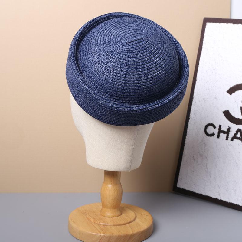 2026 New Summer Japanese Retro Artistic Painter Berets Pillbox Hat Woven Paper Straw Sun Hats Women Circle Concave Top Straw Hat
