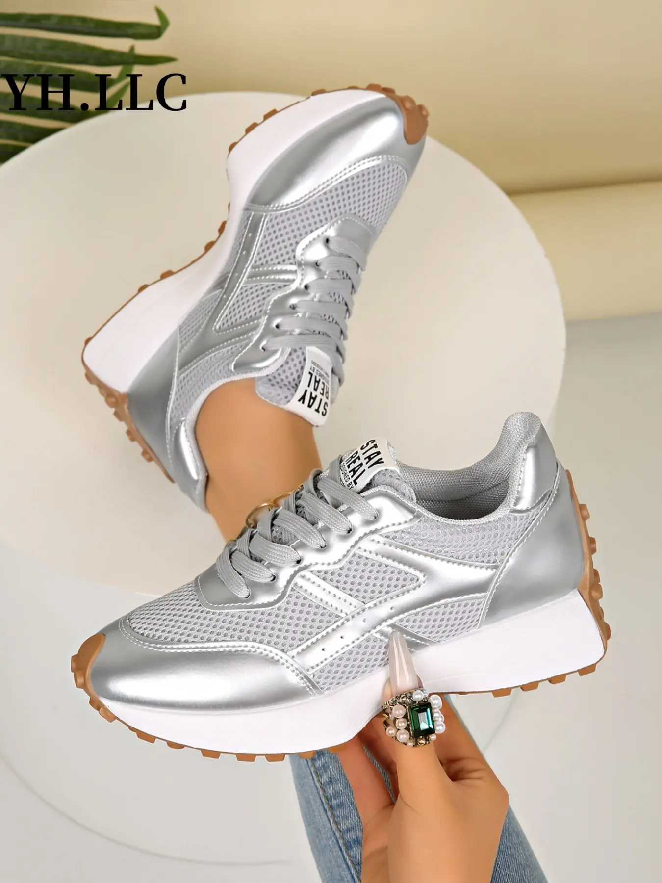 Women's Athletic Shoes Spring Autumn Elegant Fashion Casual Round Toe Low Top Lace-Up Thick Sole Breathable Outdoor Sneakers