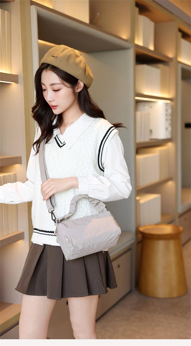 8118 Women's Nylon Portable Pillow Bag 2026 New Simple Shoulder Crossbody Bucket Bag