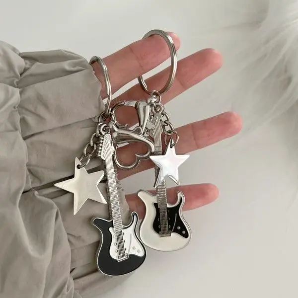 Retro Star Guitar Keychain & Bag Charm with Metal Coating, Commemorative All-Seasons Accessory for Bag Charm Styling, Party & Birthday Gifts, Star Motif, Graduation, Wedding