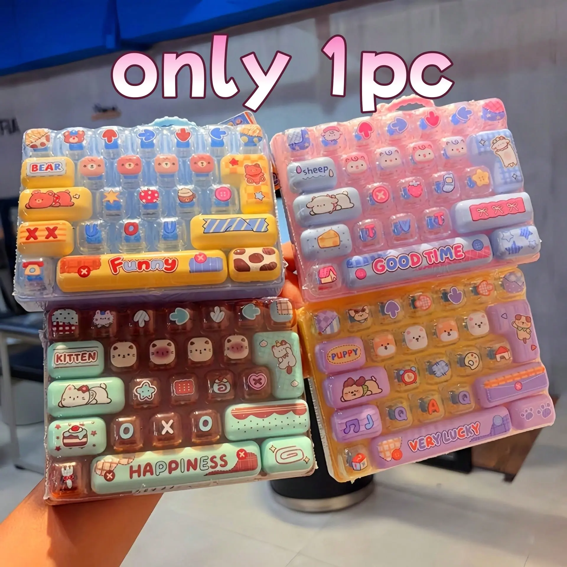 Adult Keyboard Stress Relief Keychain, Stress Relief Gadgets, 26-In-1 Button Clicker, Fun Toy for Focus and Calm, Ideal for Work or Study Time