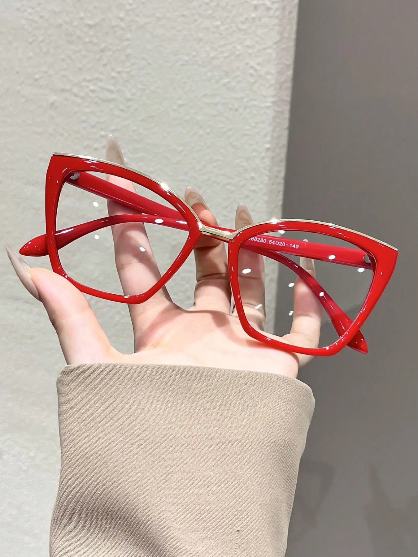Women's Butterfly Frame Fashion Decorative Non-Recipe Glasses, Unique Personalized Style, All Seasons Wear, Solid Pattern, PC Material