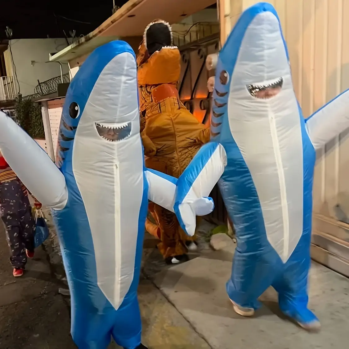 [Halloween] Shark Inflatable Costume Inflatable Shark Costume for Adult Funny Halloween Costumes Polyester Fiber Cosplay Makeup Ball Prop Walking Inflatable Dolphin Doll Costume Blue