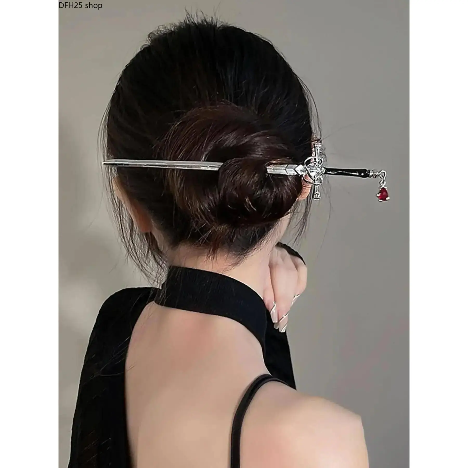 Rhinestone Sword Hair Pin for Women, Vintage Inspired Decorative Hair Accessory with Crystal Detail for Parties, Cosplay and Daily Styling