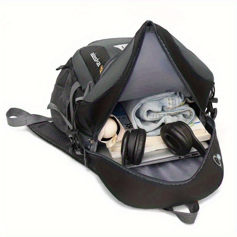 Stop choosing between light weight and big capacity.This 40L unisex rucksack is both – plus breathable padding. Hiking just got way more enjoyable.