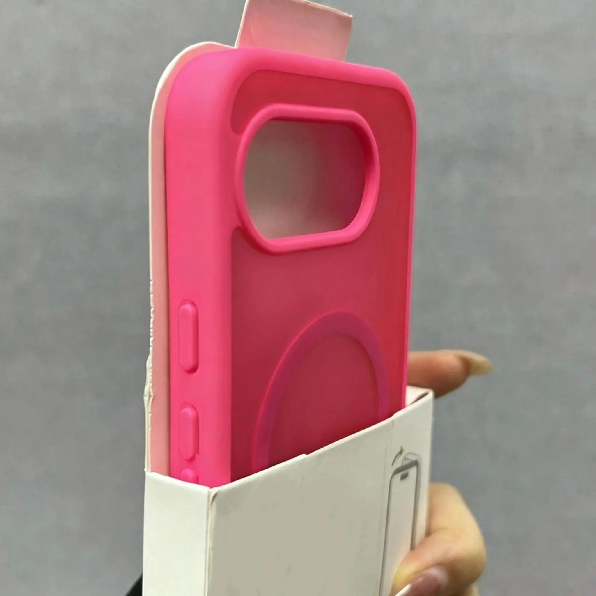 For Magsafe Wireless Charging Translucent Frosted Case For Google Pixel 11 10 9 Pro XL 10 9 A Smooth Touch Matte PC Back Cover