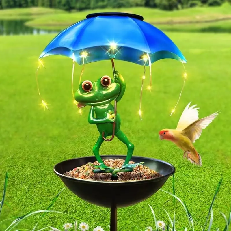 Outdoor Garden Decor Solar Light, Iron Frog Holding Umbrella with LED String Lights, IPX4 Waterproof, Comes with Wild Bird Feeder, Suitable for Yards, Lawns, Pathways, Decks, Perfect Gift for Friends