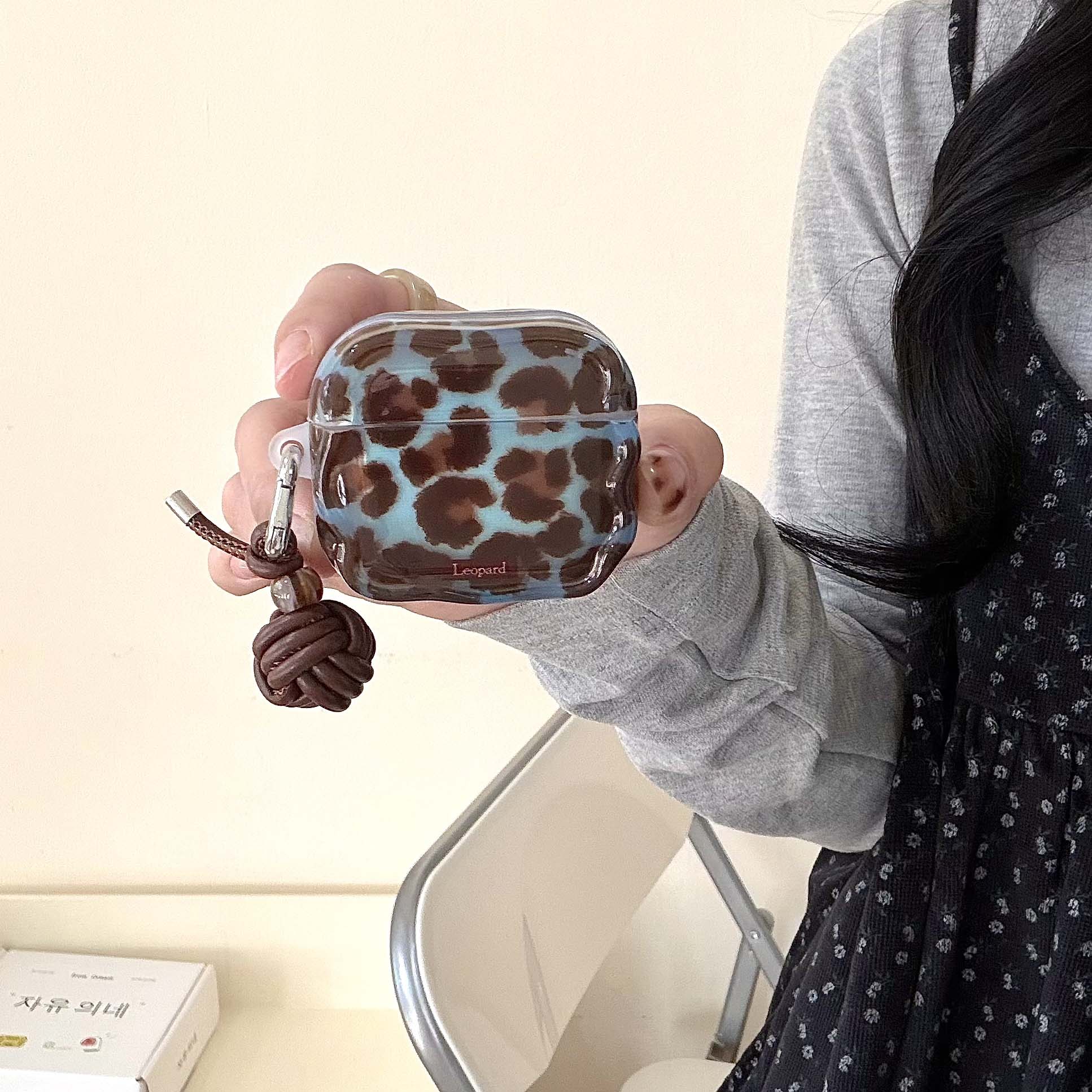 Leopard Pattern Shockproof Earphone Case – Anti-Drop, Wireless Charging Compatible, Stylish Cover for AirPods Series