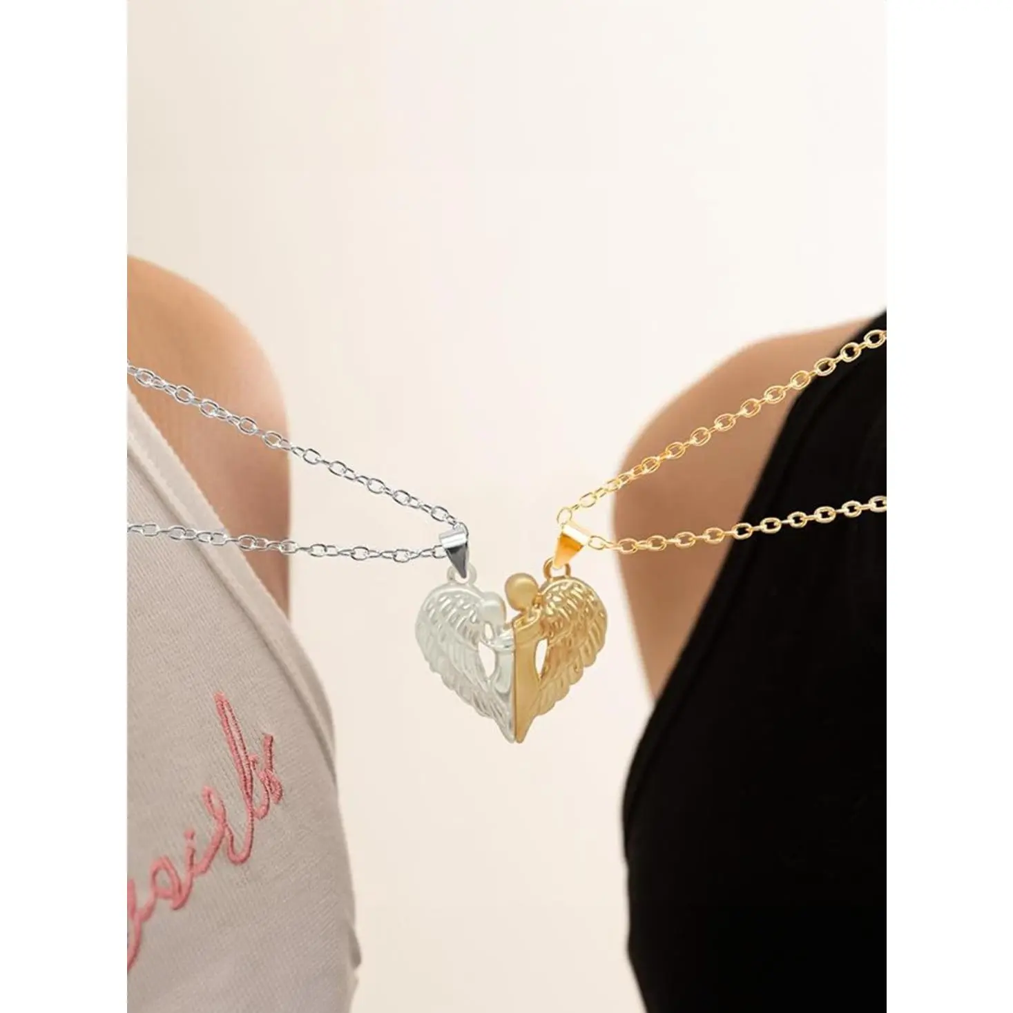 2-PC Angel Wings Couple Necklace, Magnetic Love Heart Pendant Matching Jewelry for Couples, Romantic Unisex Alloy Necklace, Meaningful Couple Accessory for Anniversary, Date Night, Valentine's Day & Everyday Wear