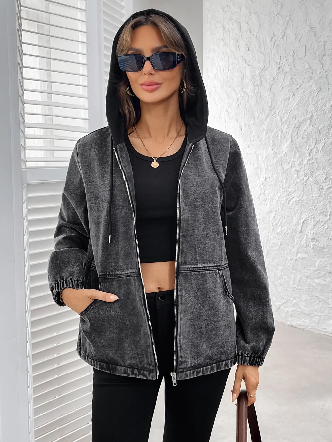 Plus Size Women's Zipper Hooded Denim Jacket Coats, Elastic Sleeve Side Pockets, Loose Fit Vintage Wash, Casual Streetwear Outerwear