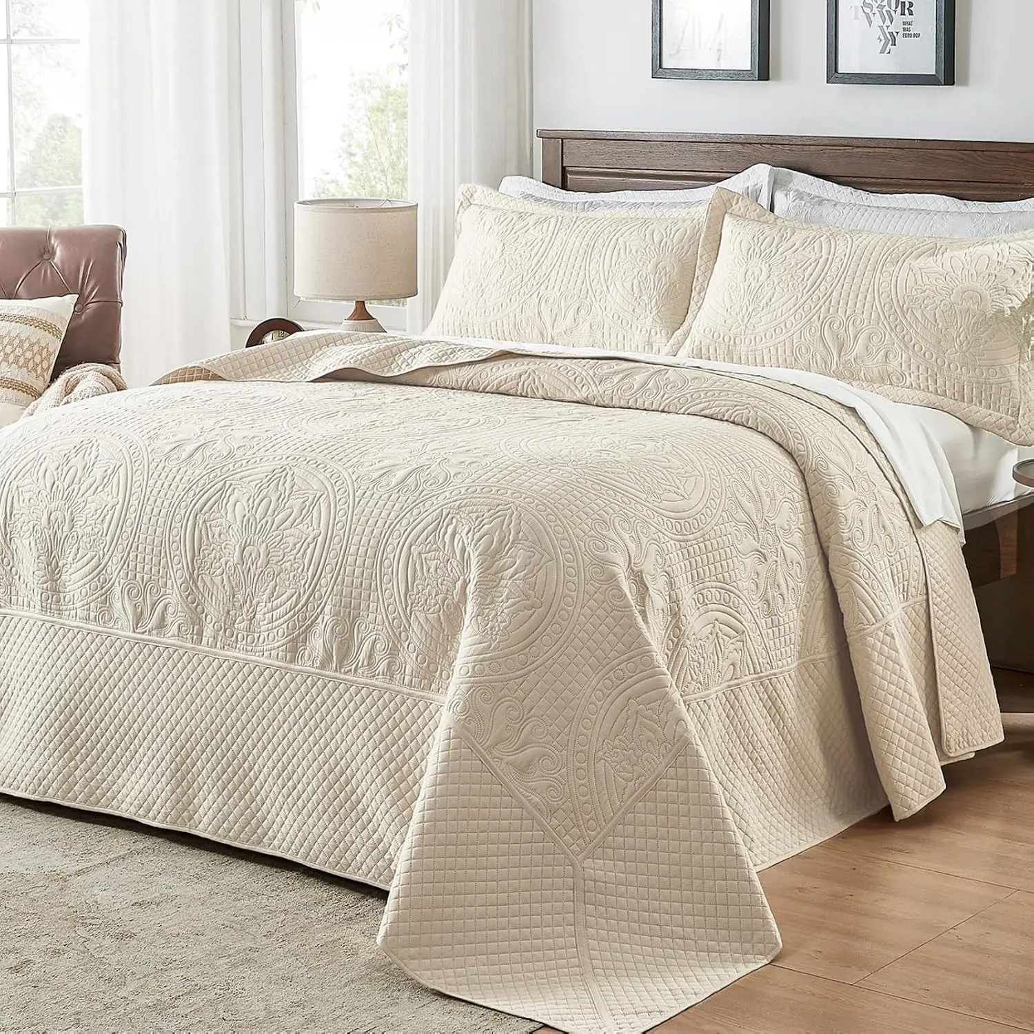 Oversized King Quilt Bedspread 132x 120, Extra Wide Alaska King Quilt, 3 Piece Soft Microfiber Lightweight Super King Quilts Set, Vintage Persian Pattern, with Pillow Shams, Beige