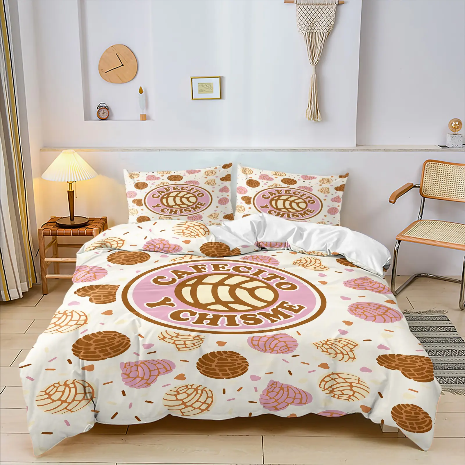 Pastel Pink Brown Concha Pan Print Dulce Duvet Cover, Include 1 Comforter Cover and 1/2 Pillowcases, Cafecito Y Chisme Letter Print Cute Heart Sprinkle Mexican Sweet Food Aesthetic Fashion Bedroom Quilt Cover, Washable Soft Comfortable Bedding
