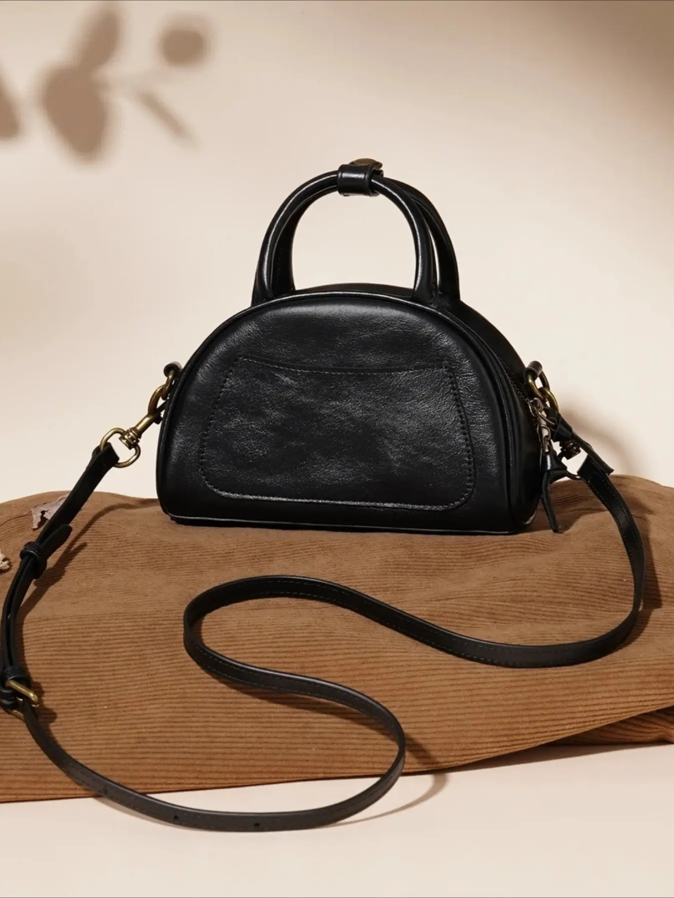 2026 New Casual Leather Shell Bag Niche Design Crescent Bag Cowhide Half Moon Bag Crossbody Women's Bag 5BB157