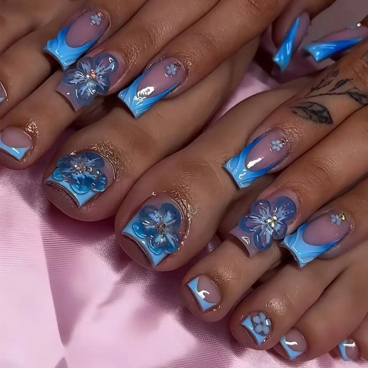 48pcs Medium Square Press on Nails, Blue French Tip with 3D Flower & Rhinestone, French Nail Art, Nude Gradient, Y2K Style, Reusable, Easy Apply