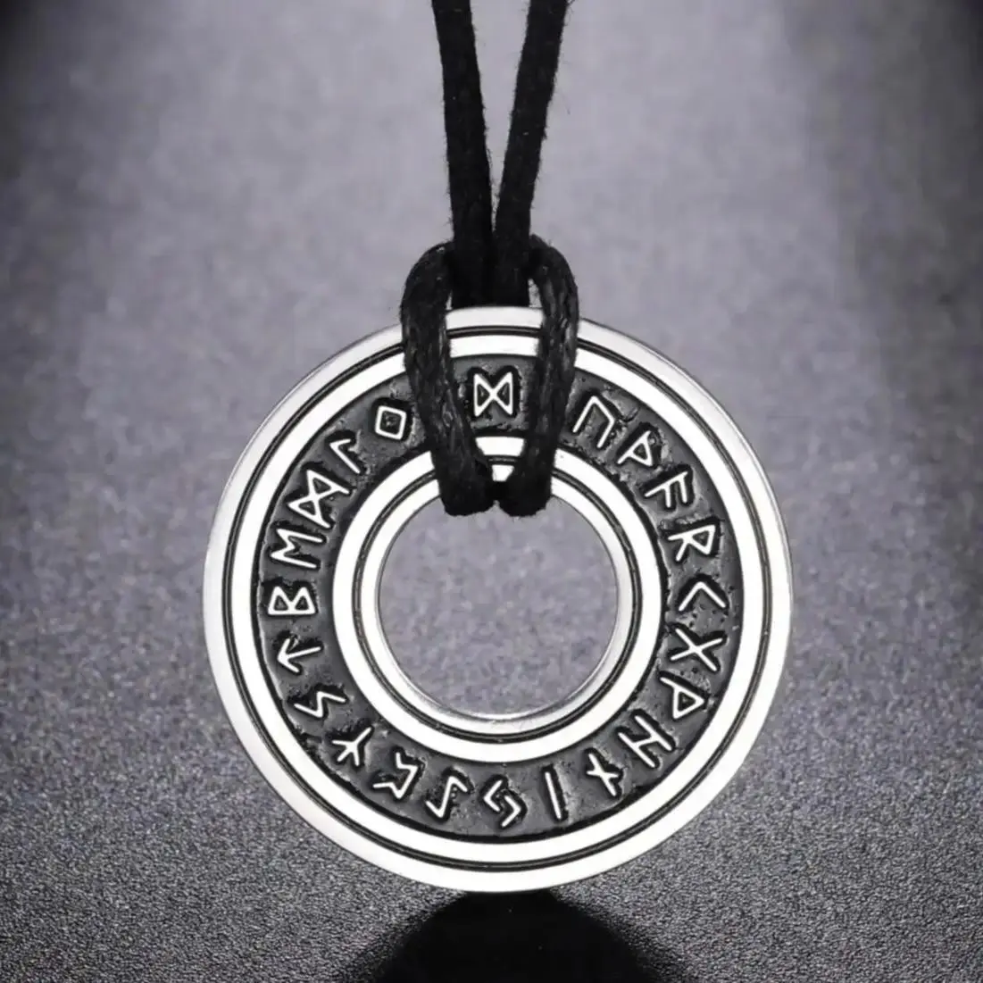 LIKGREAT Vintage Nordic Rune Necklaces for Men Stainless Steel Norse Runes Viking Jewerly Pagan Pendant Amulet Gift Hot Sale