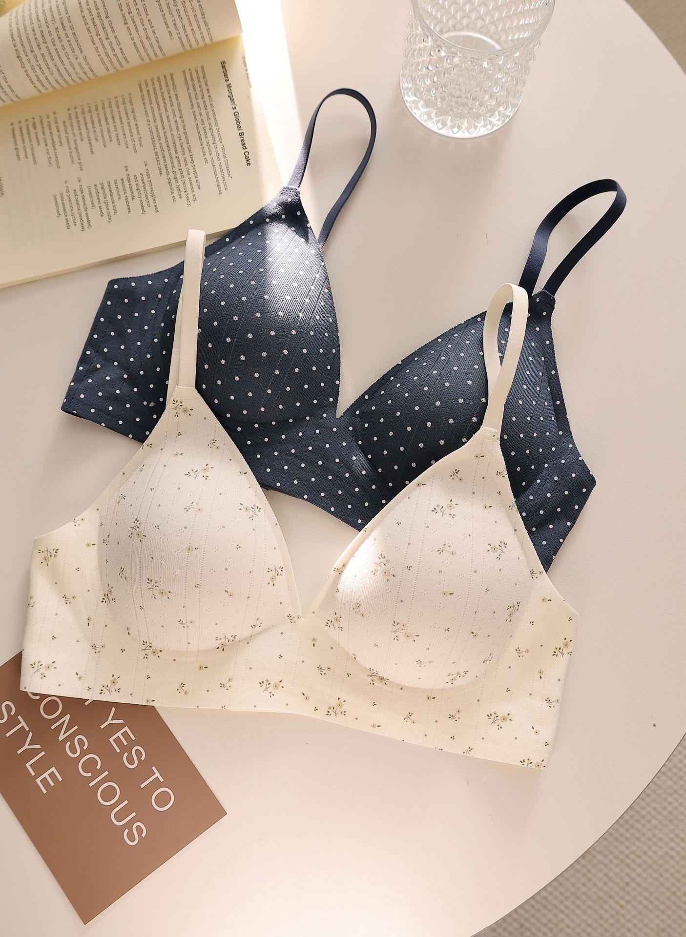 Girly Concept Soufflé Breathable Triangle Cup Bra Wireless Push-Up Comfortable Anti-Sagging Bra OB113