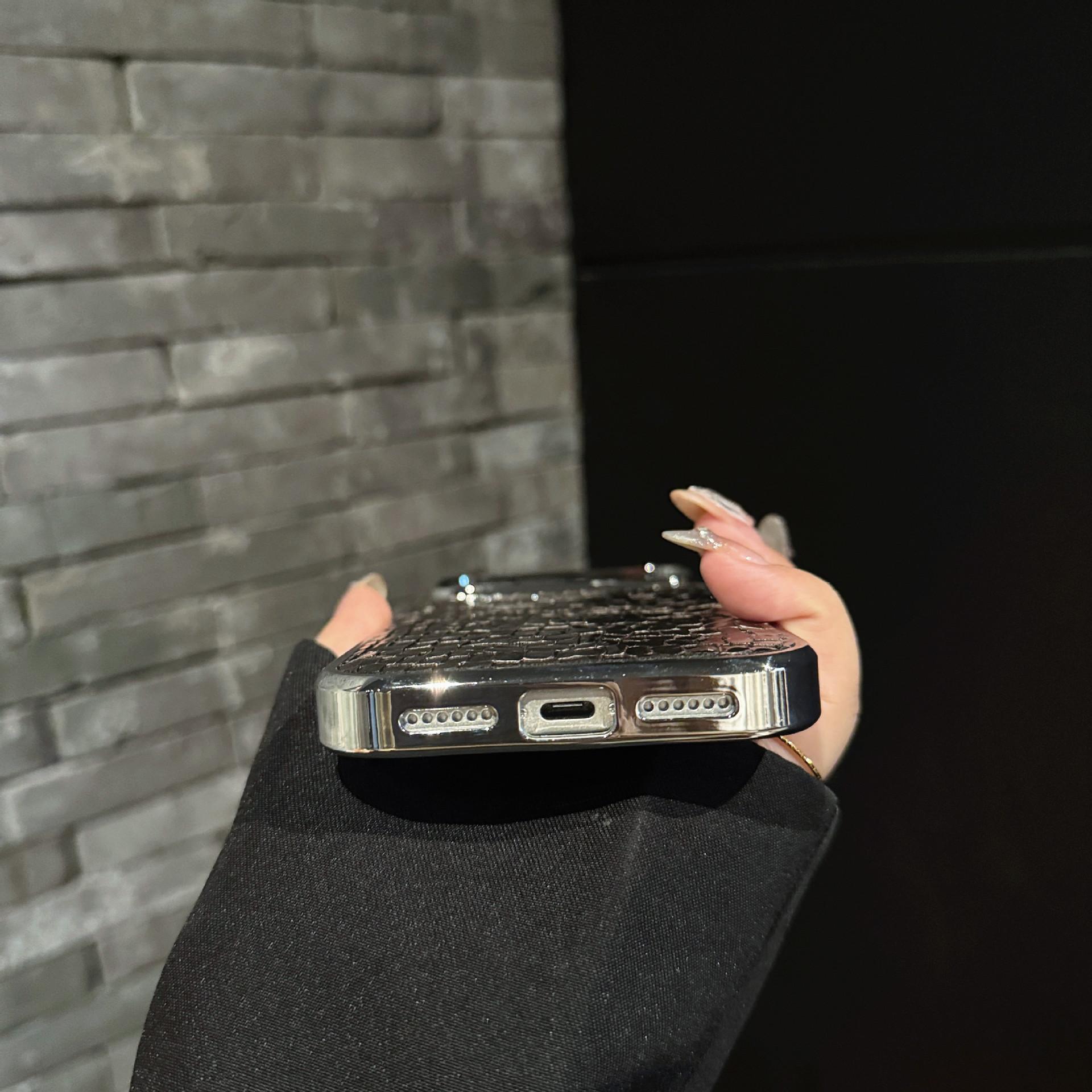 Premium Glossy Crocodile Patterned Electroplated Smartphone Case for IPhone 17 17air 16 15 Shockproof Cover