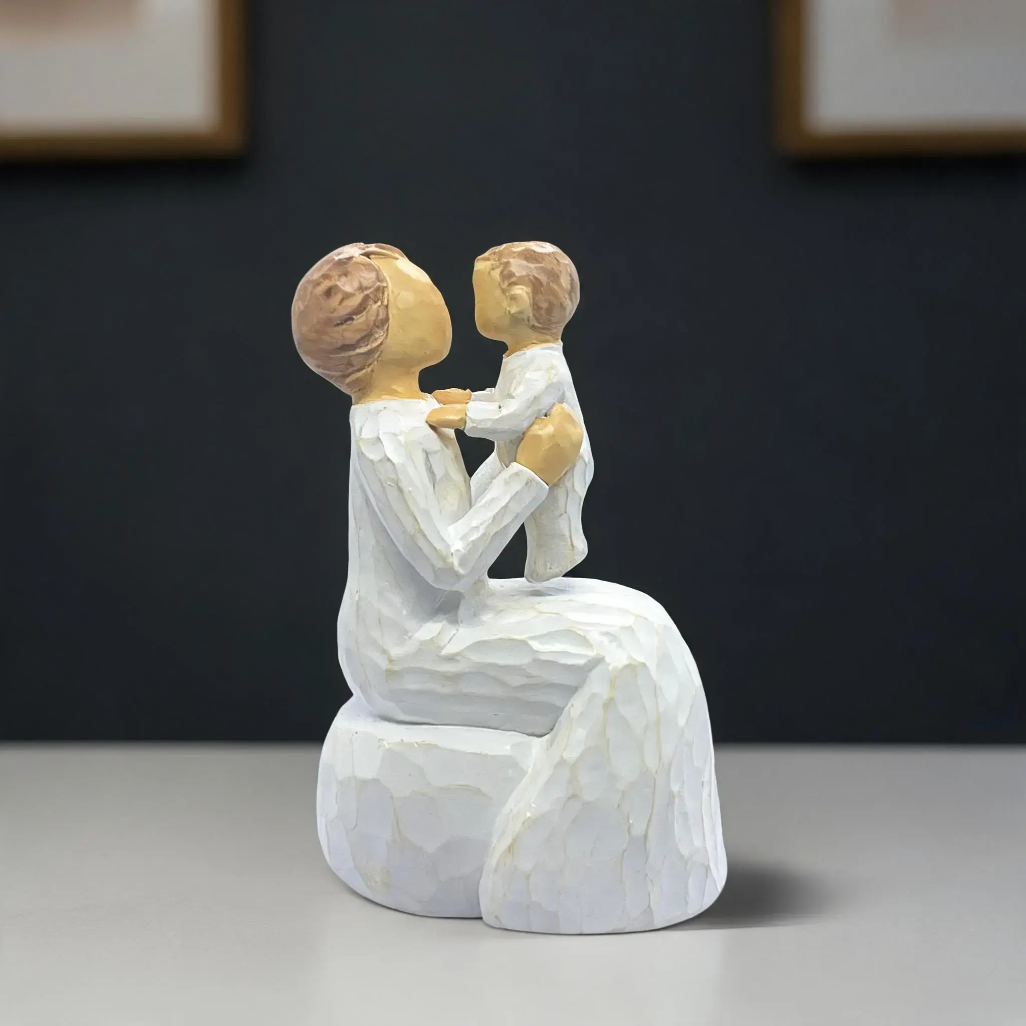 Mother & Child Design Resin Statue, Decorative Figurines, Resin Figure, Resin Sculptures, 1 Count Creative Desktop Ornament, Home Decor for Living Room Bedroom Office, Perfect Gift for Thanksgiving, Christmas and Mother's Day