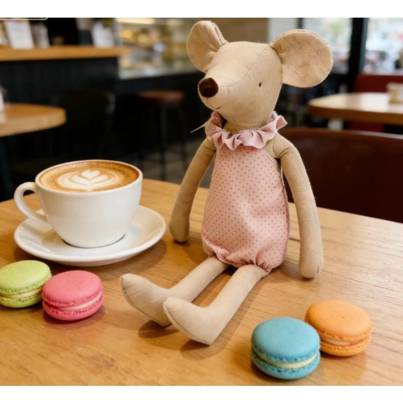 NEWLIFEJWL Knitted Outfit Mouse Plush Toy - Detailed Handmade Style Stuffed Animal, Cozy Room Decor & Photo Prop, Soft Gift for Mouse Lovers, Birthday & Christmas