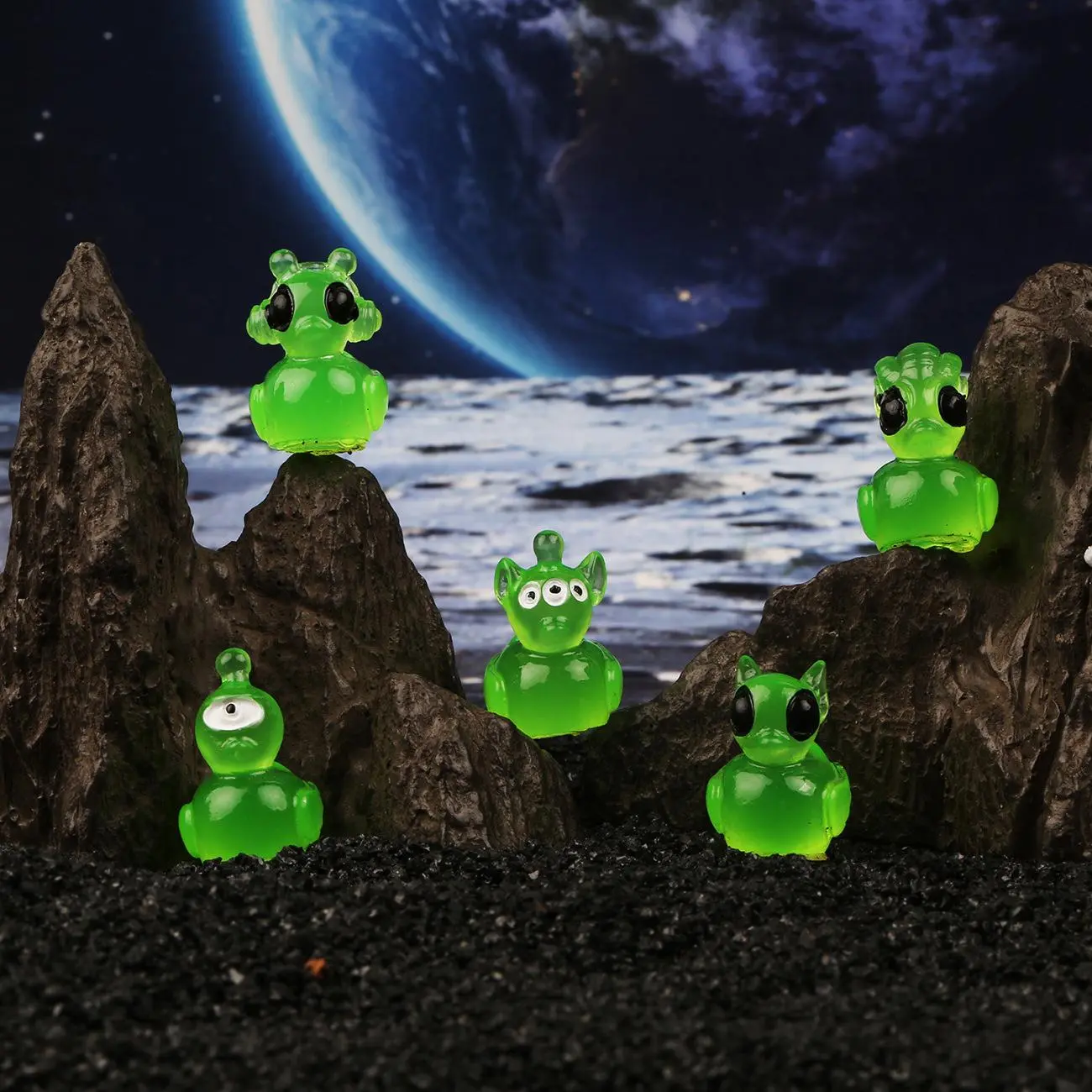 40pcs Light-Up Glow in the Dark Alien Duck Resin Miniature Figurines, Micro Landscape Ornaments for Fairy Garden, Terrarium, Desk Decor