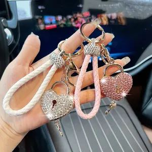 Creative Fashion Heart Lock Car Keychain, Heart Shape Bag Pendant Gift, Unique Braided Rope Key Chain, Stylish Accessory for Daily Use, Stylish Keyring, Heart Shaped Keychain