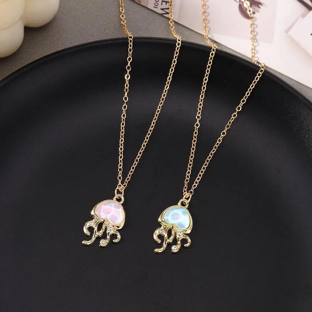 Aihua Fashion Gold Color Jellyfish Necklace For Women Girls Summer Beach Elegant Jellyfish Pendant Necklace Jewelry Gifts