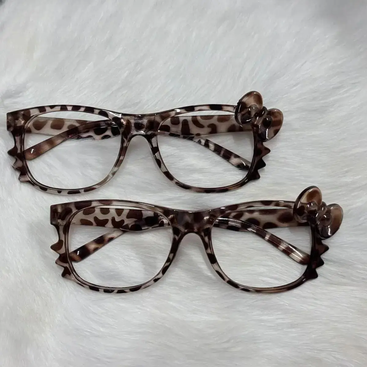 2 Pack Y2K Kitty Leopard Print Glasses for Women, Cute Fashion Decorative Eyewear, Aesthetic Cartoon Frame Non Prescription Glasses for Street Style, Back to School Outfits and Daily Wear