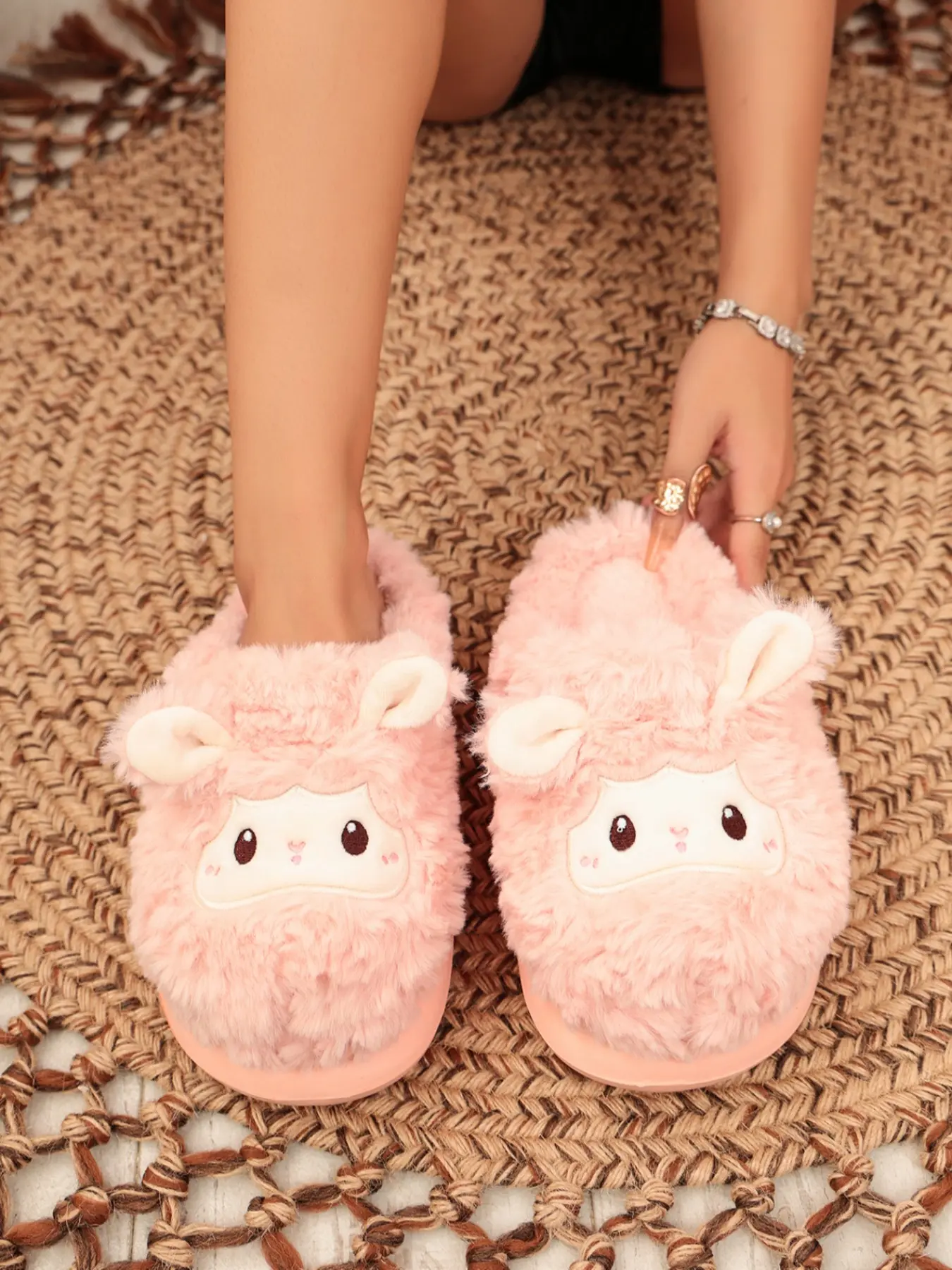 Cute Cartoon Sheep Fuzzy Plush Slippers, Women's Warm Fluffy Winter Indoor Home Slides, Soft Cozy Non-Slip Bedroom House Slippers