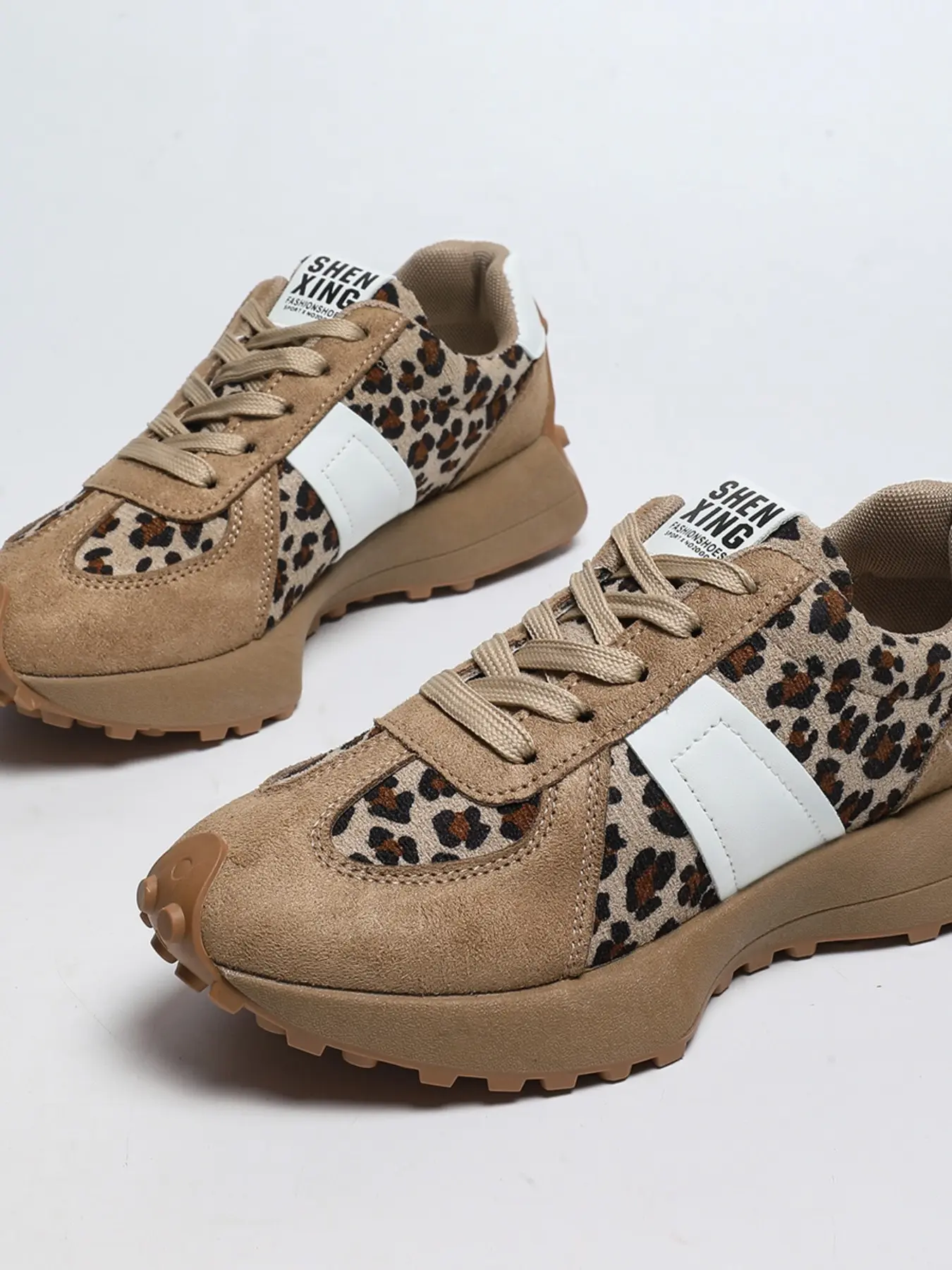 Leopard Print Aggressive Shoes for Daily Shopping, Breathable Anti-Slip Sawtooth Sole, Thick Bottom Casual Shoes for Students and Walking, Thick Soled Shoes