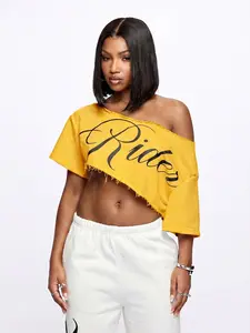 Women's Cursive Letter Print Asymmetrical Off Shoulder Crop Tee Raw Trim Short Sleeve Cropped T-Shirt 2026 Summer Streetwear Daily Trendy Going Out Stylish Viral TikTok Fashion Essential Top Piece