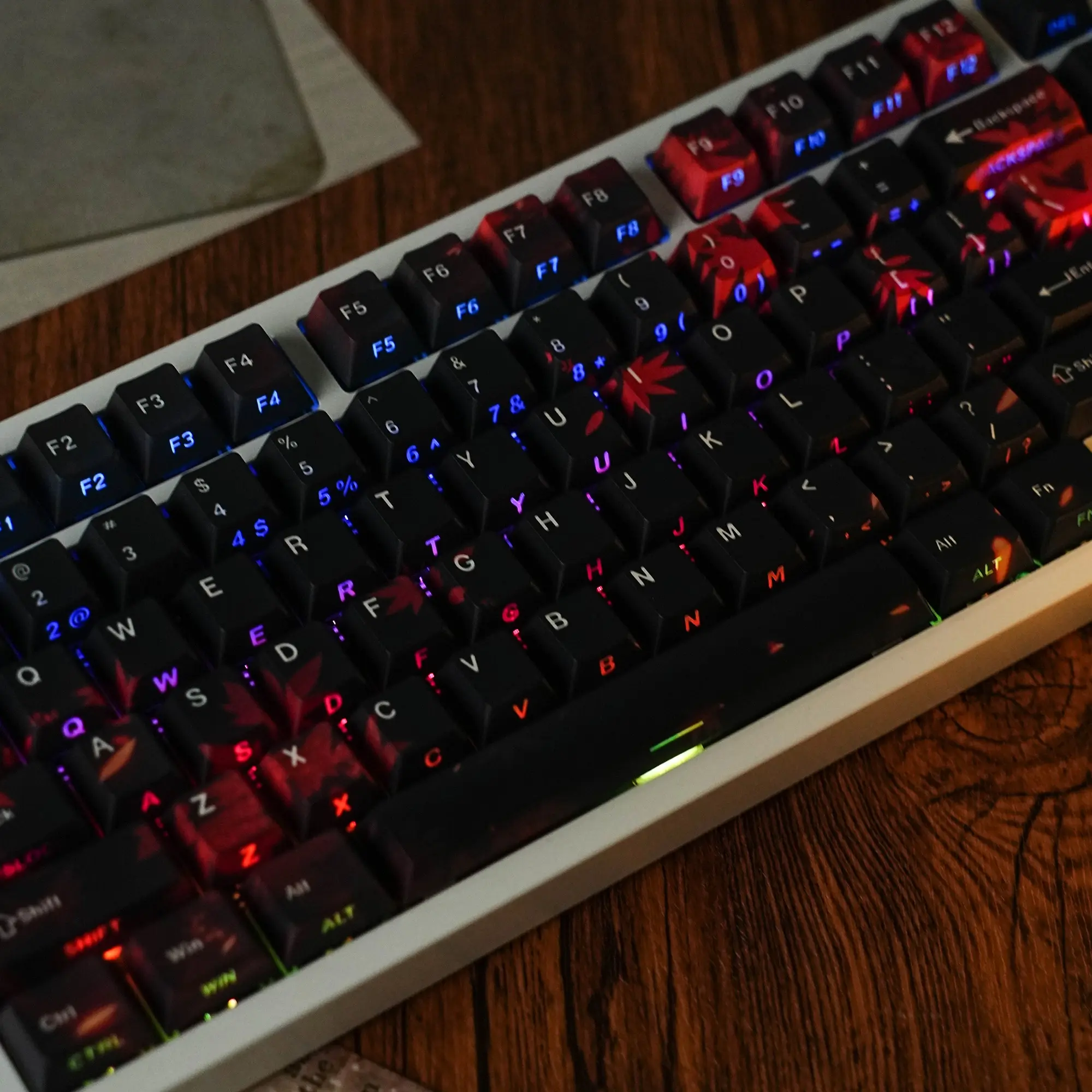 Pbt Keycaps 131 Keys Cherry Profile Maple Leaf Design, Dual Color Injection Molding, Transparent Side, Suitable for Mechanical Keyboard English German French Spanish