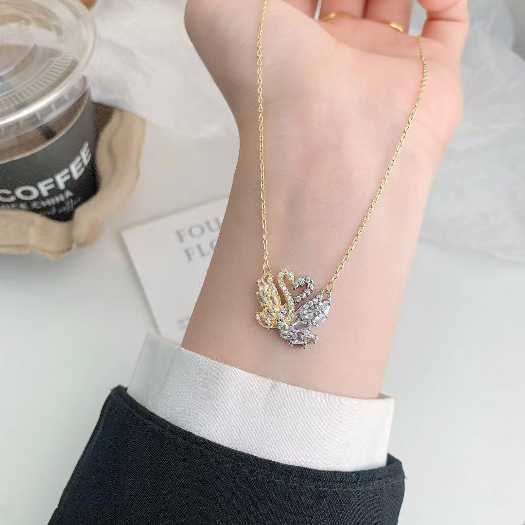New Hugable Goose Black and White Gold Swan Necklace, Luxurious and High-end, New Year's Gift for Girlfriend, Birthday Present