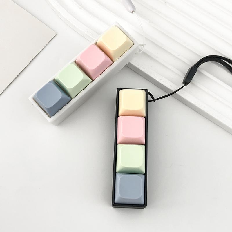 Keyboard Keycap Design Keychain, Creative Keyboard Keycap Keychain, Unique Backpack and Phone Accessory, Car Interior Decoration Accessories, Stress Relief Fidgeting