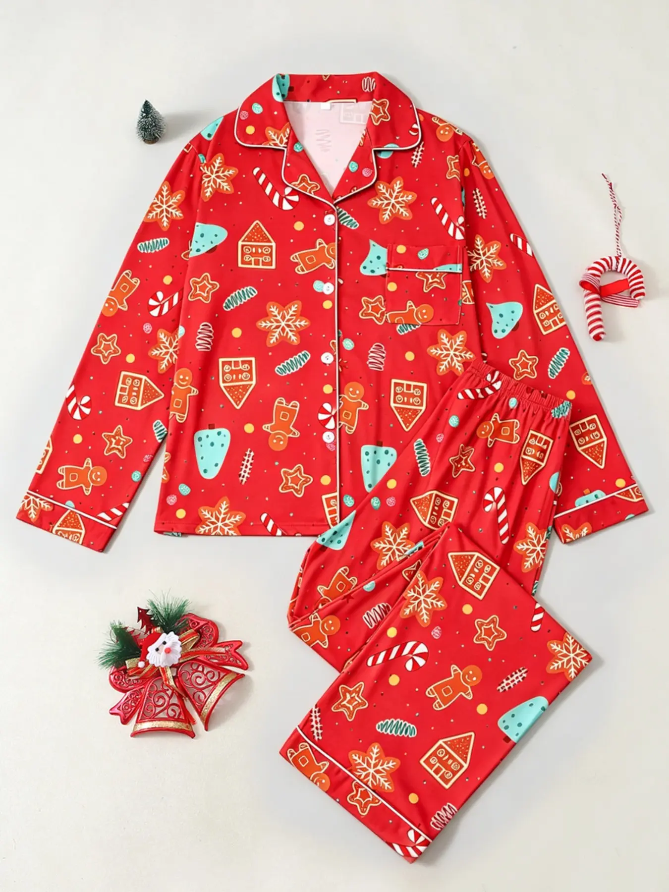 Women's Christmas Gingerbread Fairy Tale Full Print Long Sleeve Pajama Set, Fitted Casual Home Wear, Fall & Winter Comfort