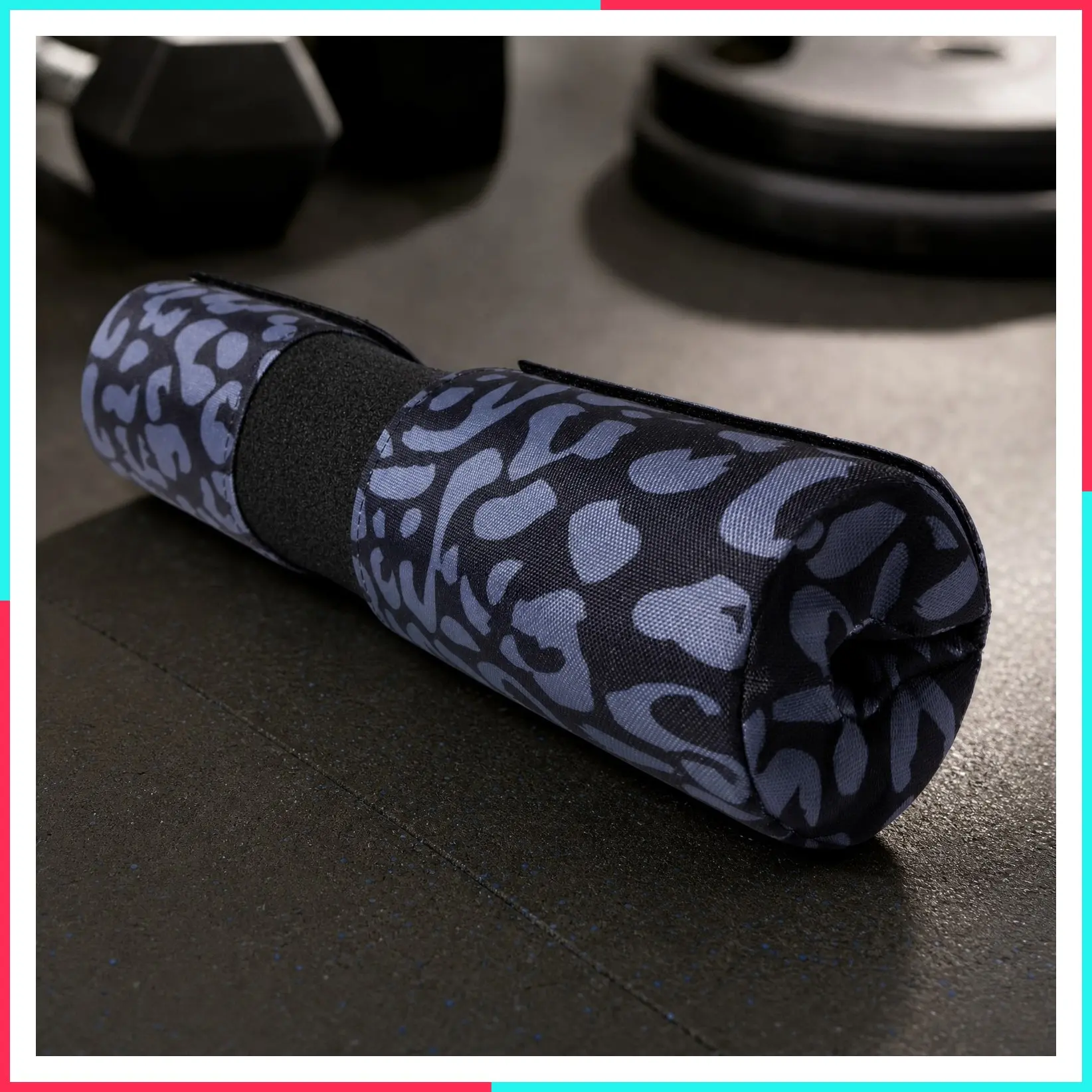 Squat Pad and Hip Thrust Pad for Leg Day - Barbell Pad Stays Secure in Place, Thick Cushion for Comfortable Squats, Lunges, Glute Bridges - Fits Olympic Bar and Smith Machine