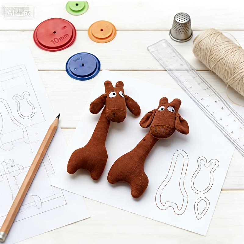 Mini Giraffe Patchwork Brooch Template with 4 tracing needles. DIY Giraffe Pattern Sewing Template, including transfer and auxiliary tracing functions