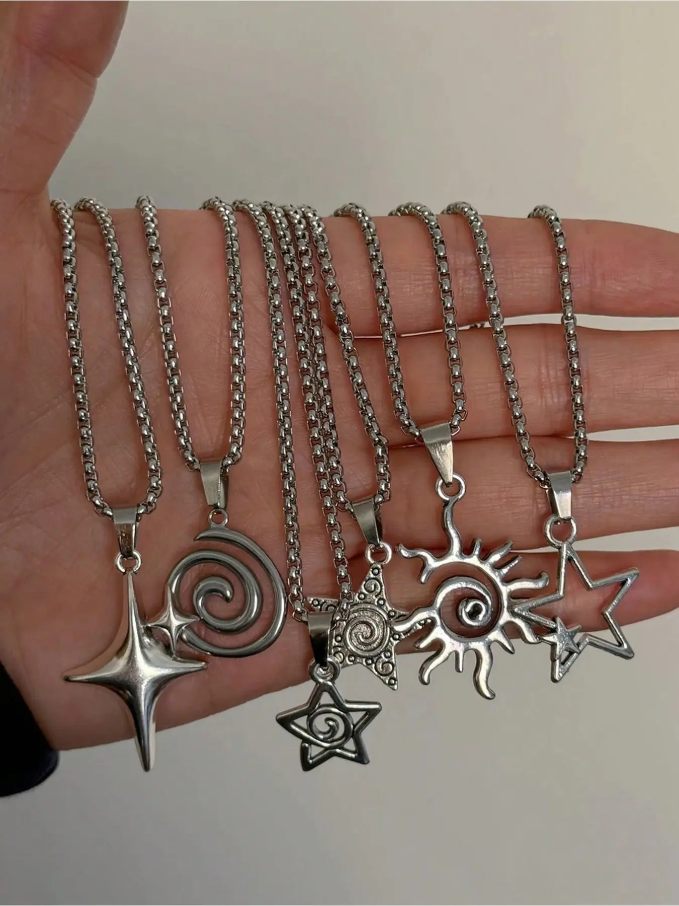 6pcs Vintage Gothic Style Necklaces, Star & Moon Pendants, Punk Hip-Hop Hala Pendants, Unisex Fashion Jewelry, Suitable For Daily Wear And Special Occasions, Ideal Gifts For Valentine's Day, Easter, Halloween