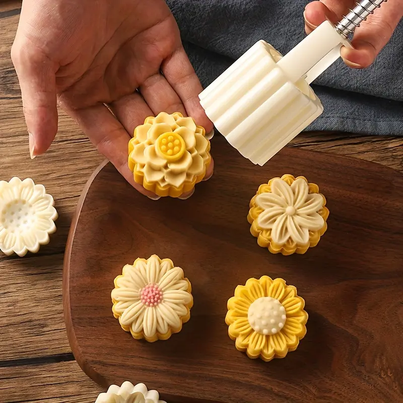 Small daisy-shaped mooncake mold, DIY hand-pressed mooncake stamp, green bean cake, cookie, Mid-Autumn Festival pastry mold, cookie tools, flower-shaped pastry maker, baking tools, kitchen small tools