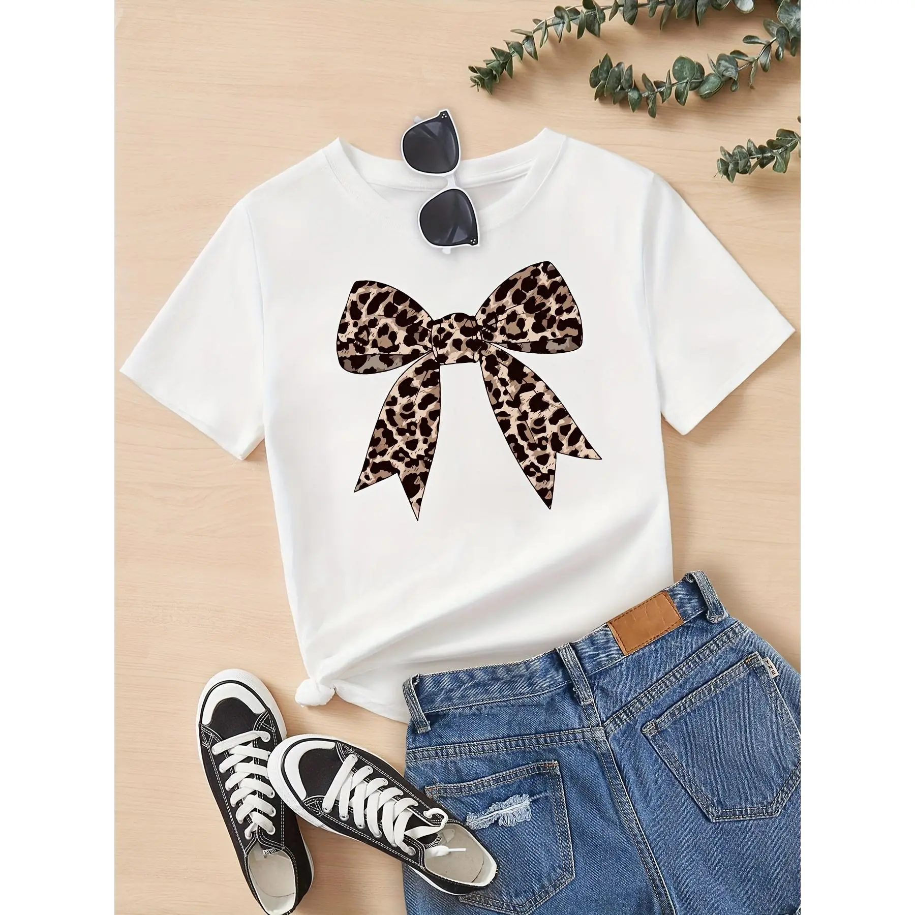 Leopard Print Bow Cartoon Pattern Print T-Shirt, Short-Sleeved Round Neck Tee for Girls, Summer Clothing for Girls, Kids Clothing Girls, Shirts For Girls