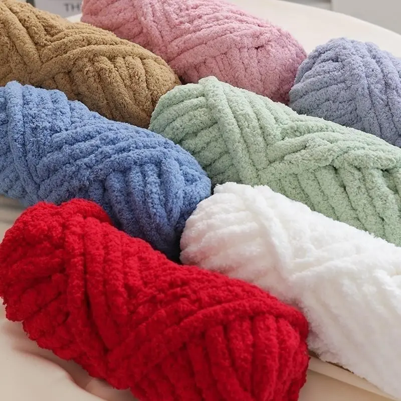 3 Rolls Thick Chenille Yarn 750g, Chunky Yarn for Hand Knitting, Ideal for Handmade Crafts, Blankets, Bags, Hats, Pillows, Cushions, Cat Beds, Gradient Color, Arm Knitting
