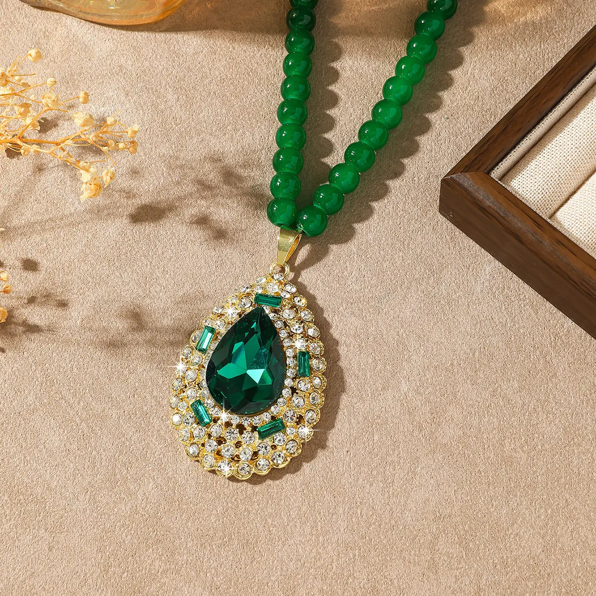 Chic Artificial Gemstone Necklace for Women with Green Droplet, Zirconia Accents and Beaded Chain, Exquisite Jewelry Gift for Holidays, Alloy Necklace, Droplet Pendant, Beads, Elegant, Long, Chic Artificial Gemstone Necklaces & Pendants