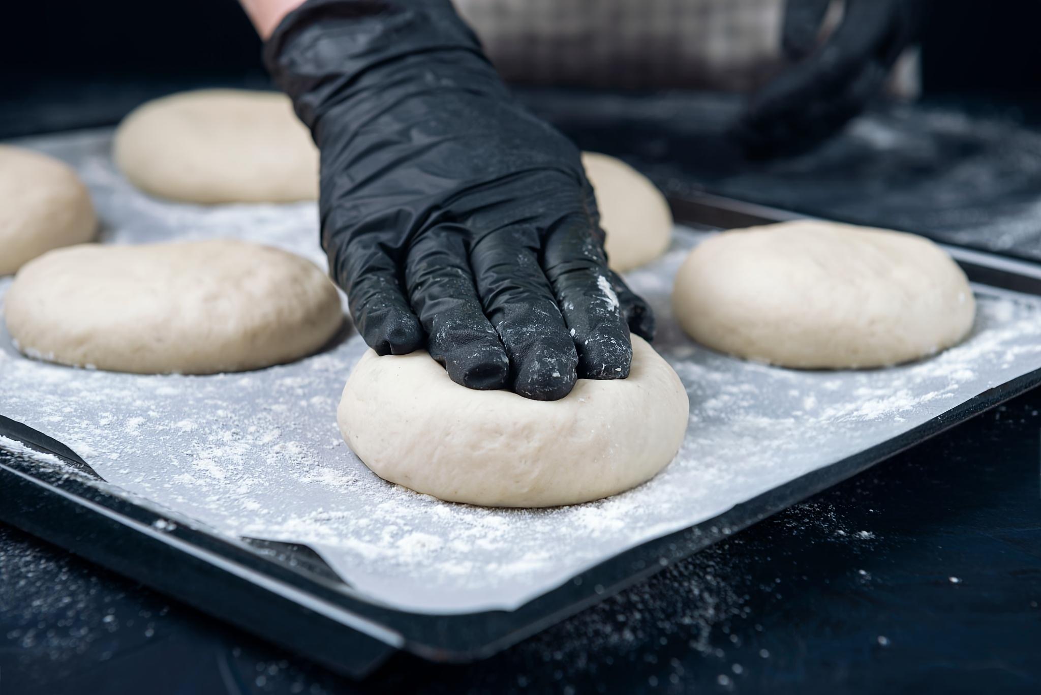 Nitrile Gloves 50pcs Black/White/Blue/Pink/Purple Nitrile Disposable Gloves |   Cleaning Gloves,Durable, Latex Free, Thickened Design for Kitchen, Tattoo, Beauty Salon, Bathroom Cleaning - Large Medium Small,Oil-proof,Waterproof,Essential for Home