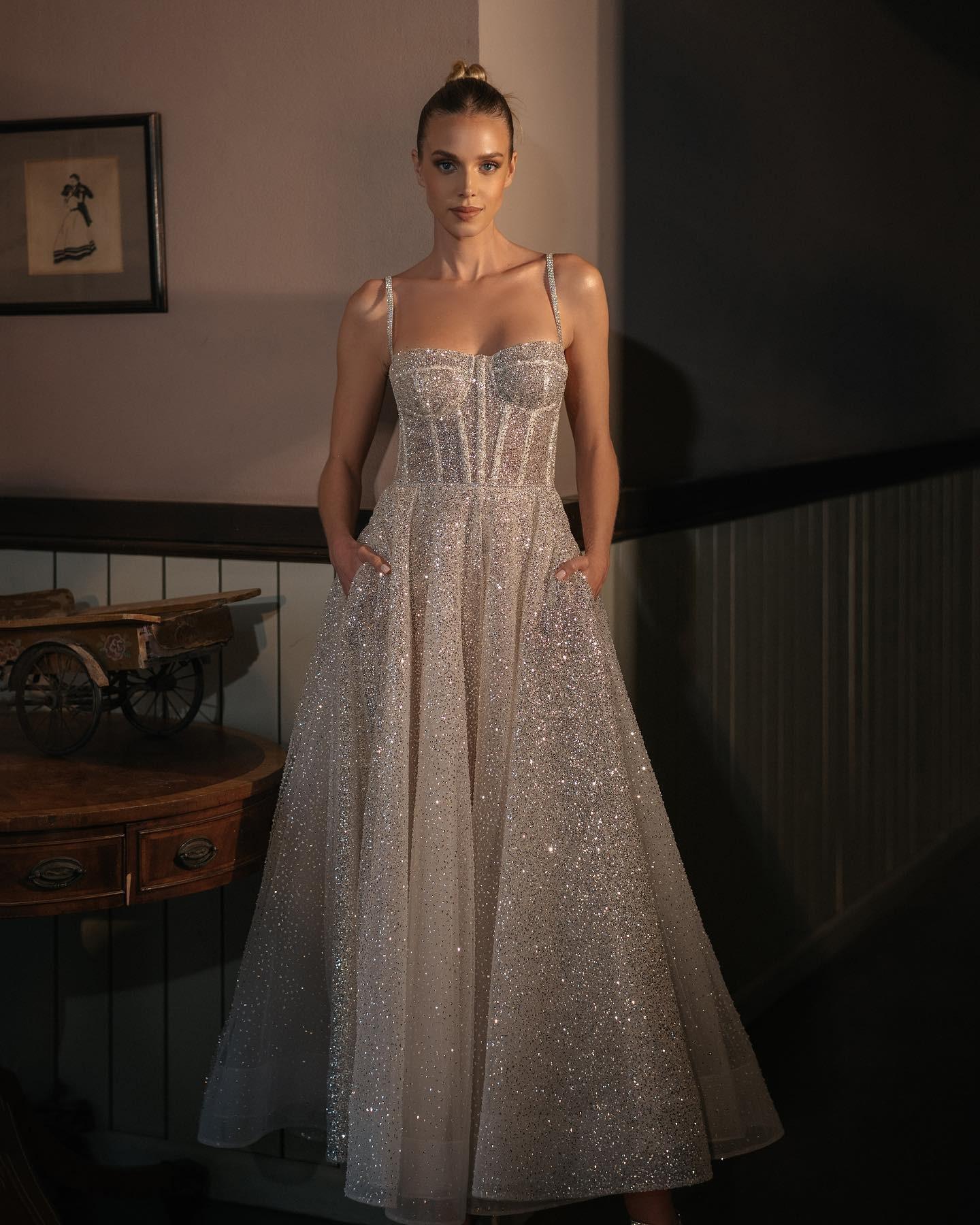 Spray Silver Short Wedding Dress with Spaghetti Straps – Puffy Balloon Skirt Gown, Western Style Mini Bridal Dress