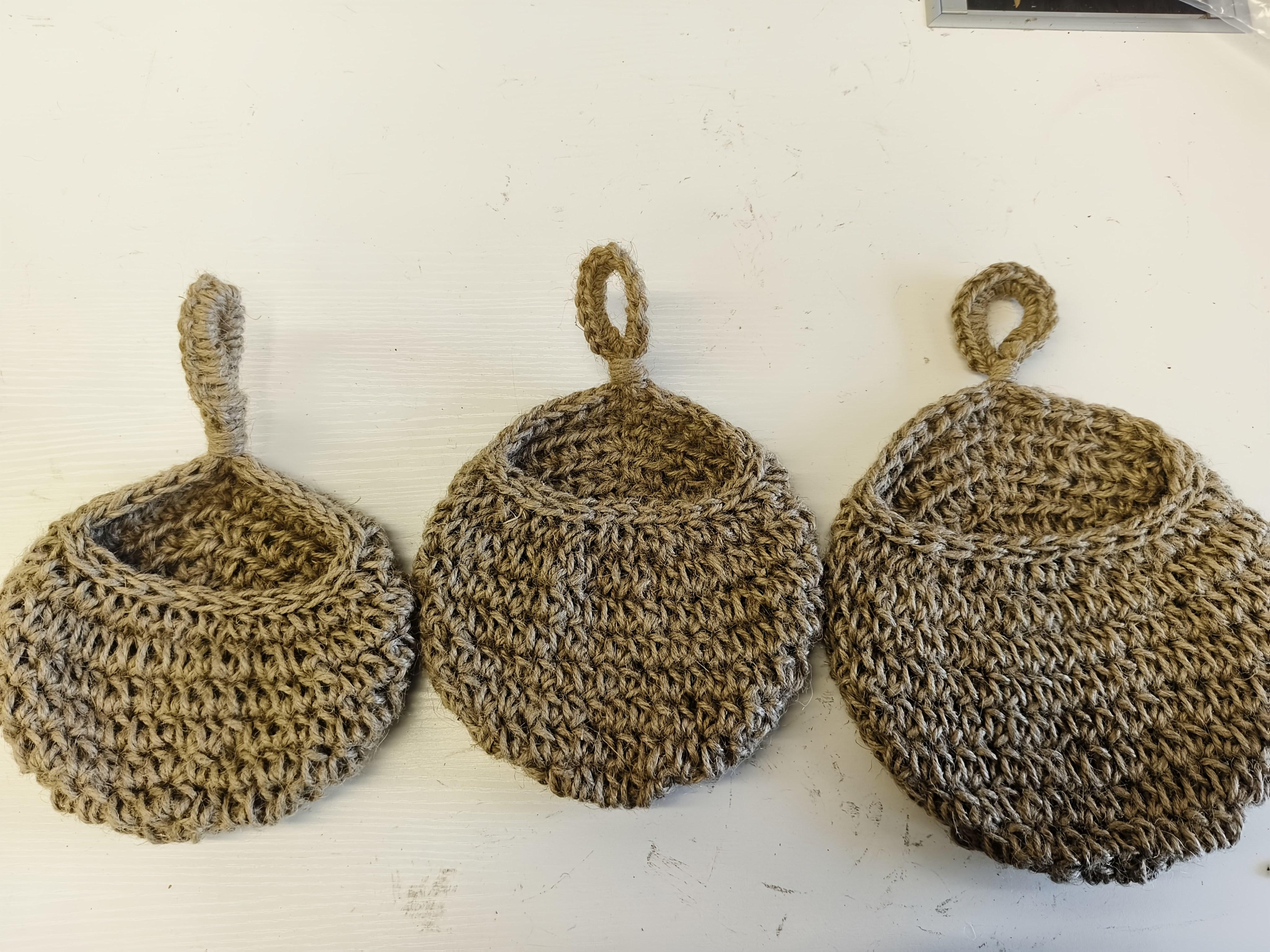 3pcs Bohemian style wall hanging basket, a small and cute kitchen fruit and vegetable storage basket, suitable for garlic and onion, home and dining decoration, Shelf Baskets