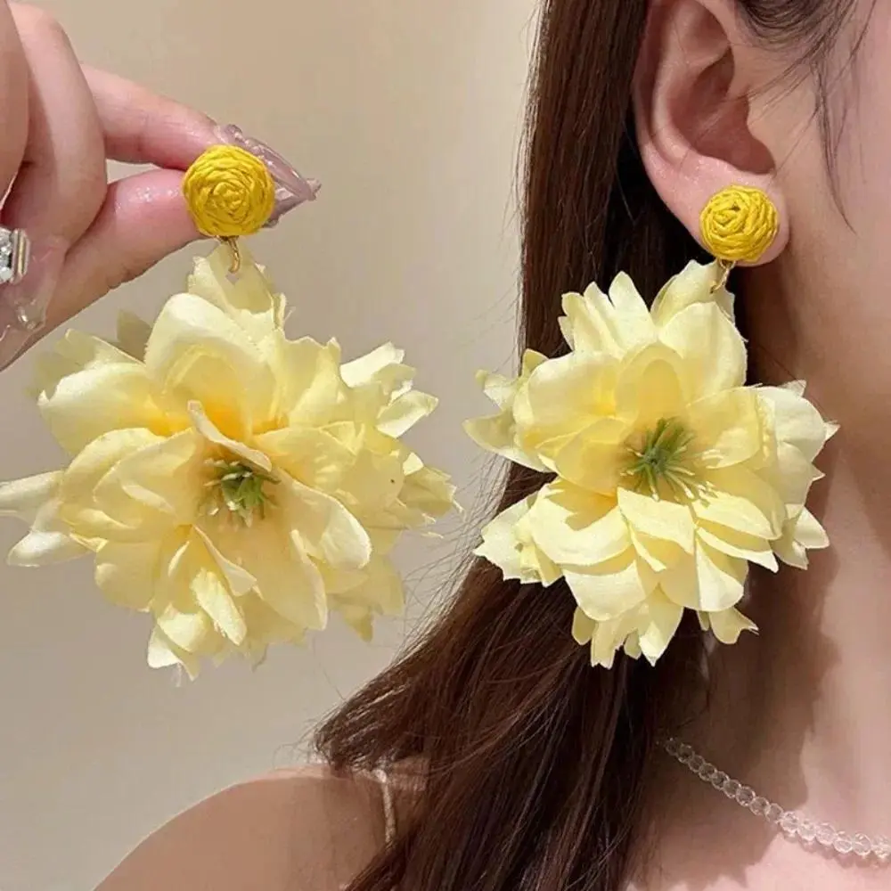 Exaggerated Romantic Super Fairy Stereo Yellow Rose Flower Pendant Stud Earrings for Women Sweet Vacation Jewelry Accessories