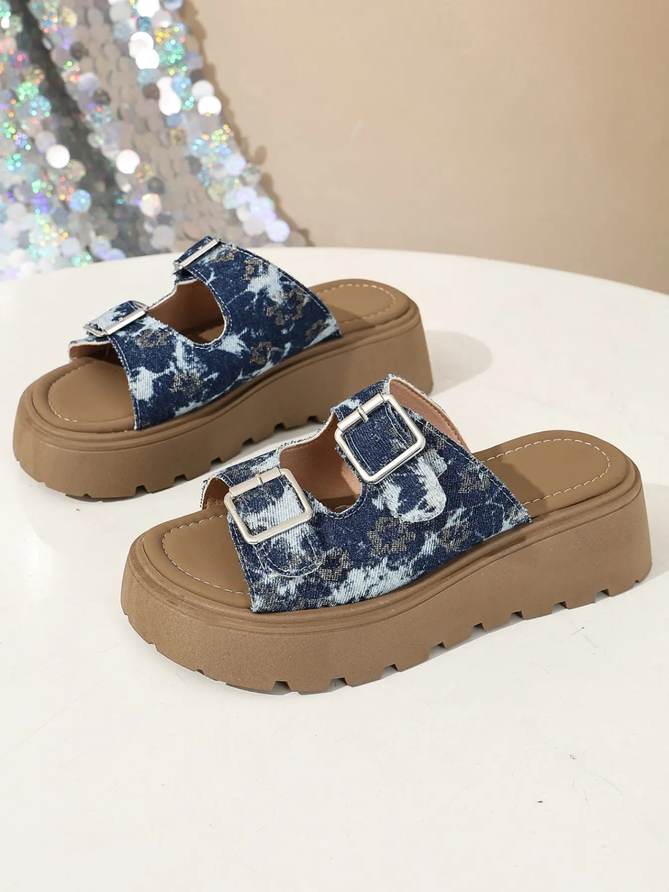 Women Tie-Dye Denim Double Adjustable Buckle Lug Sole Platform Slide Sandals, Cushioned Non-Slip Open Toe Chunky Slides, Daily Streetwear Summer Casual Footwear, 1 Color Blue Denim