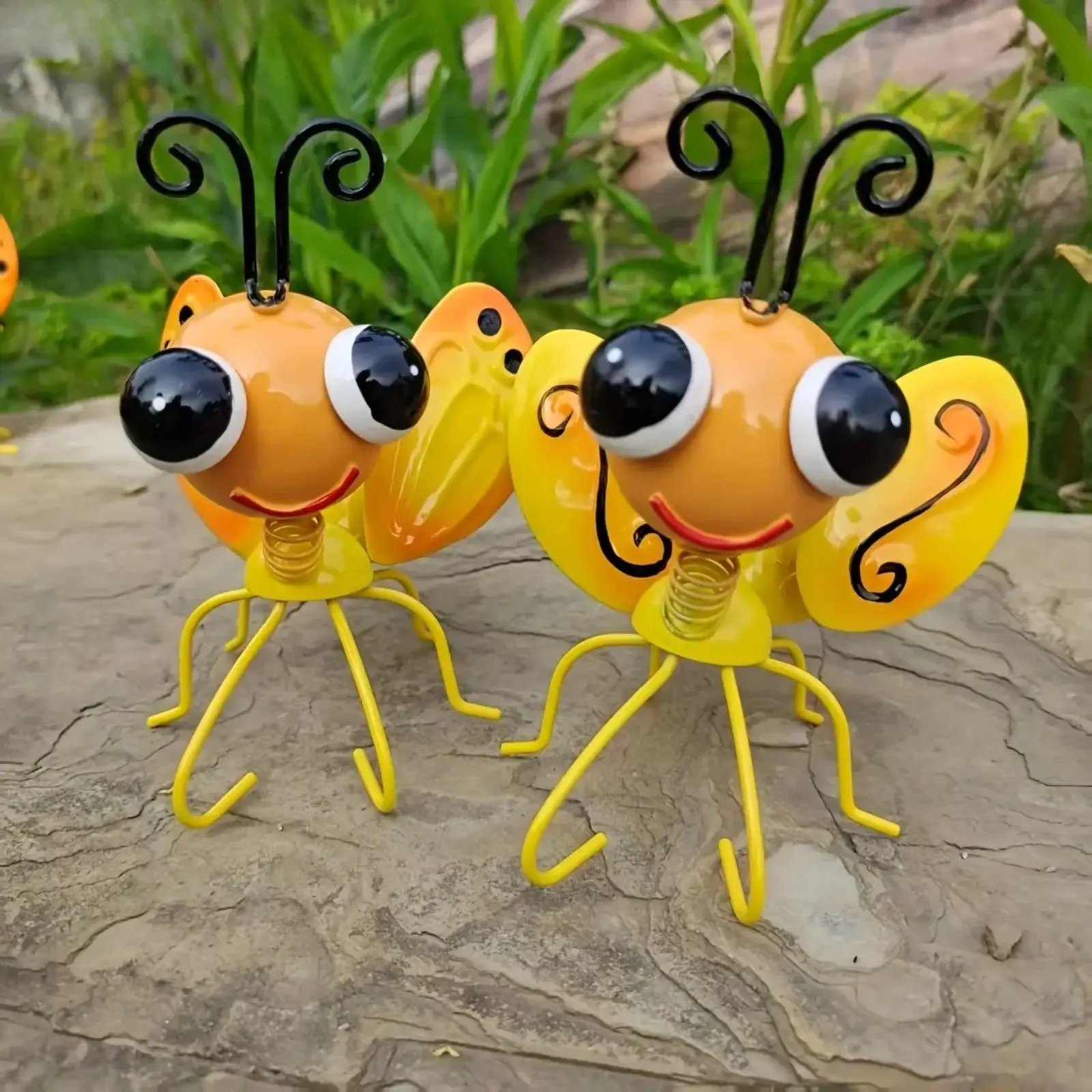 2pcs Vibrant Yellow & Black Metal Bee Figurines with Curly Antennae - Whimsical Outdoor Garden Wall Decor, Durable Iron Art for Patio, Lawn, Flower Pots - No Electricity Needed, Bee Decor, Yard Decor, Backyard Decor