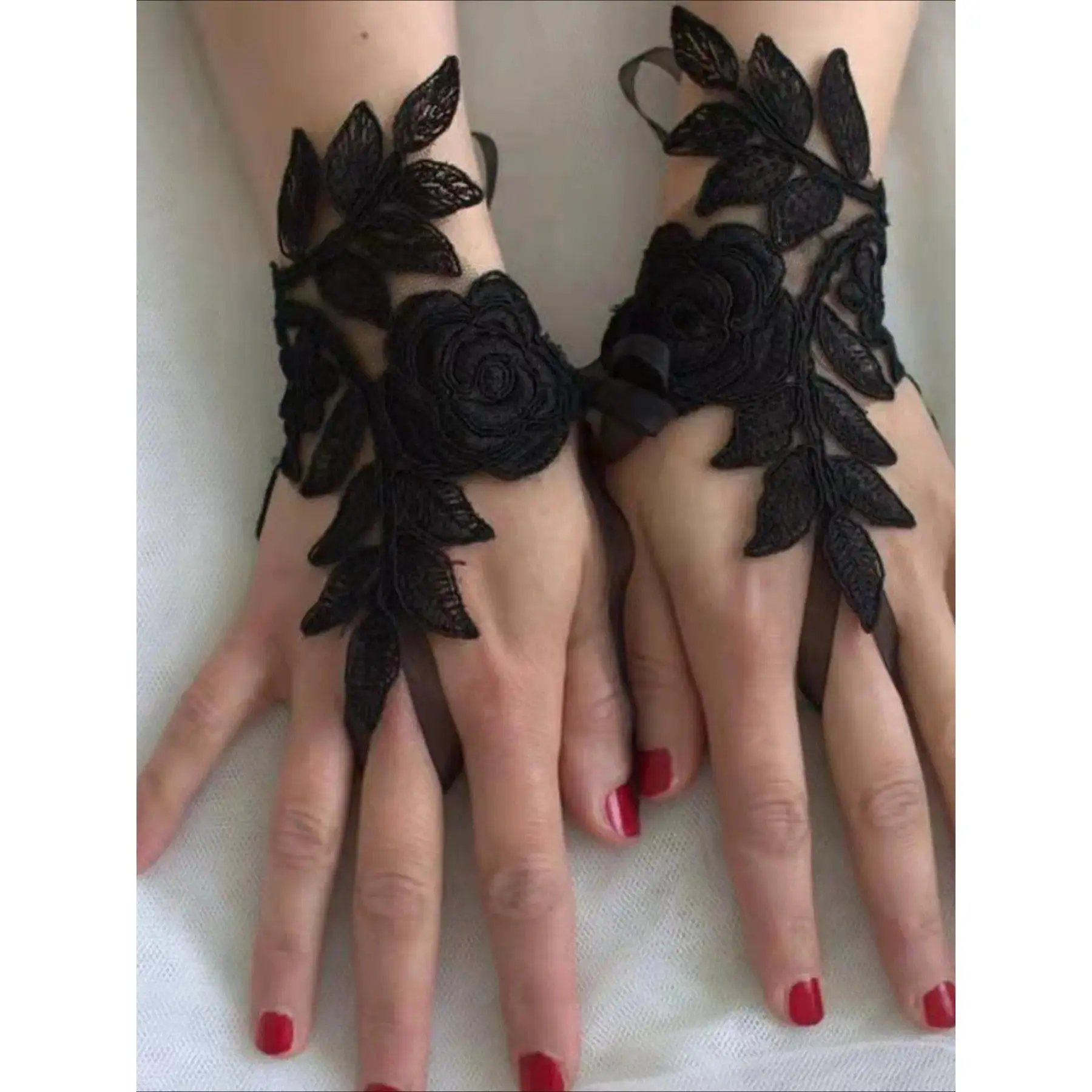 Women's Elegant Floral Lace Bridal Gloves - Sheer Open-Finger Handwear for Weddings, Receptions & Formal Evening Parties, Bridesmaids, Bridal Photoshoots, Comfortable Fit, Special Events